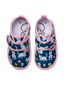 Vrolijke babyslippers Speels katje