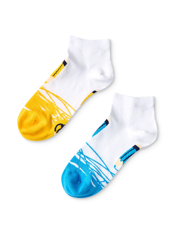 Vrolijke enkelsokken kleurrijke potloden