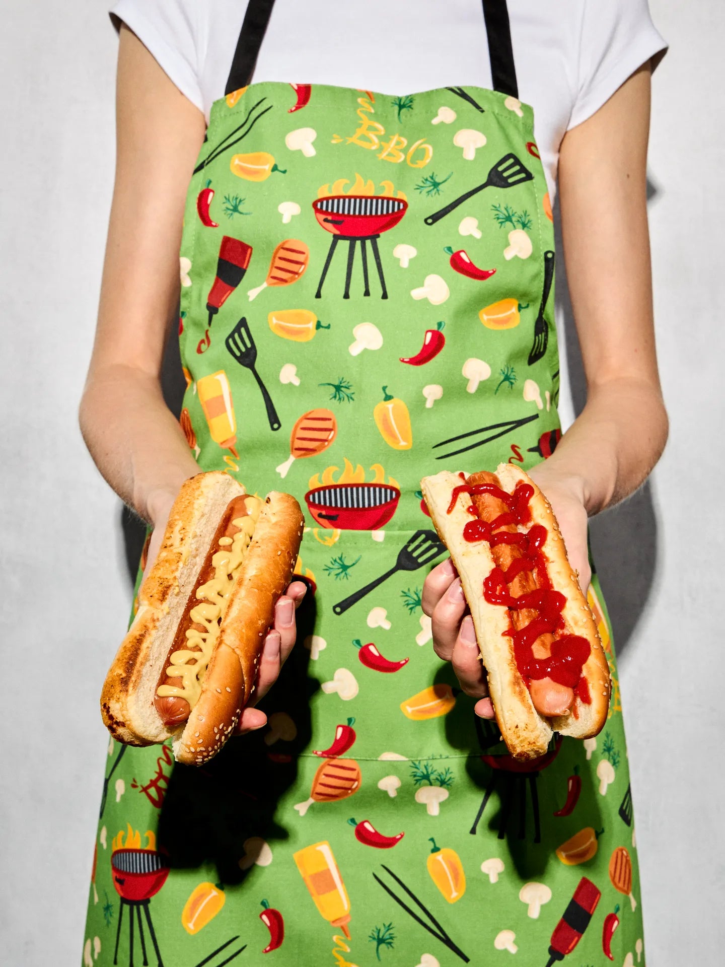 kitchen-apron-barbecue-season-21/2148e0cd8791c16d8b1e2671e0c8ab26888ab26f