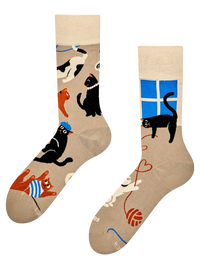 bamboo-regular-socks-cat-romance-32/32d2fb006b20750d0d77b7b755cbf46d20dba64c
