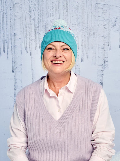beanie-rosehips-in-snow-33/332c703a19ee6ce2873404d2a785a58977af7e09