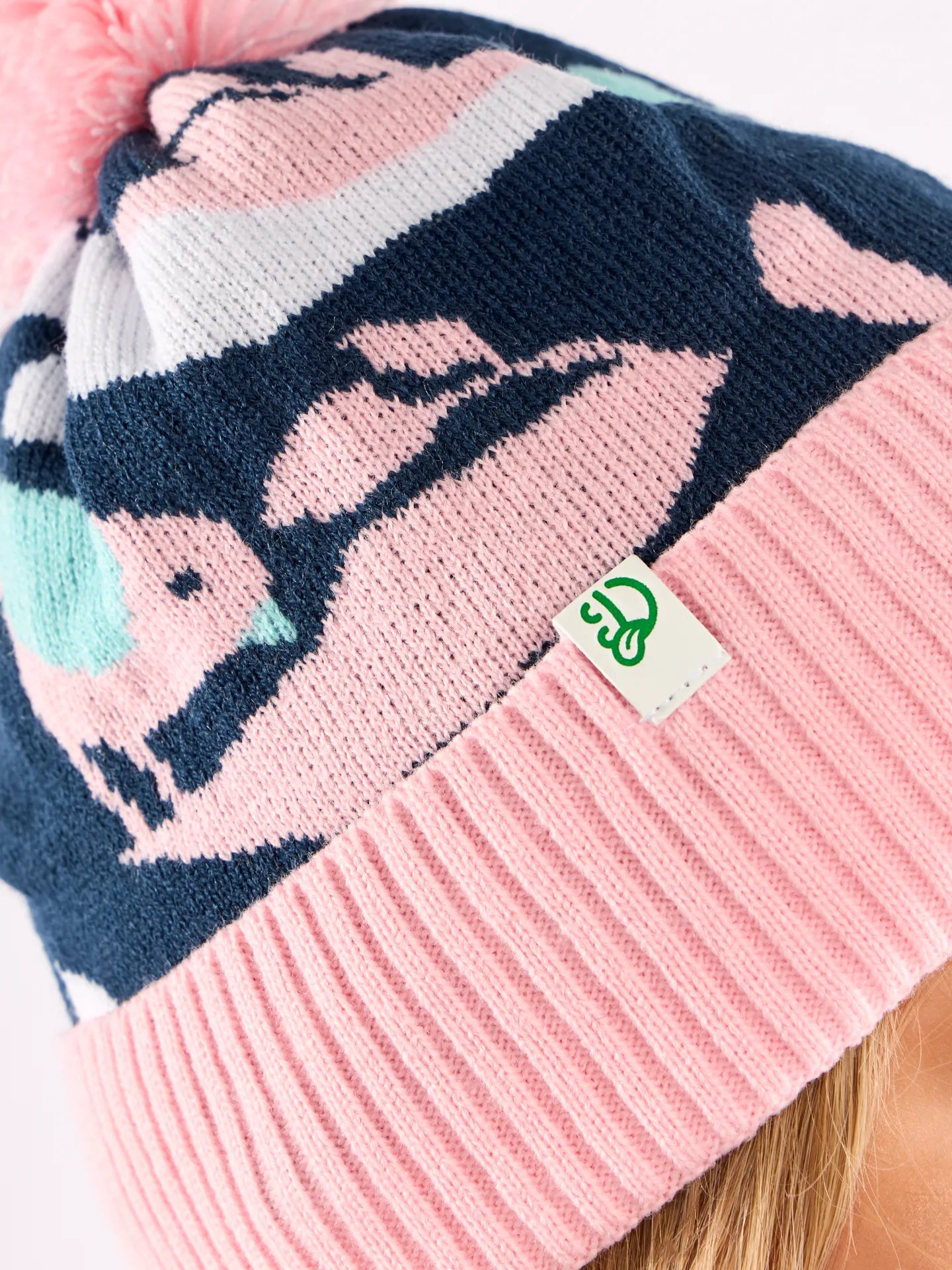 beanie-winter-birds-3b/3b79d06a66860e2ca13316b204118002599088b0
