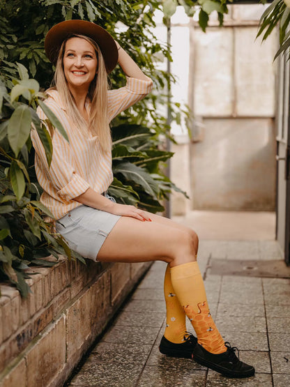 knee-high-socks-honeycomb-43/430f9ee47c0d46c1a74c4c68a112845c908bc624