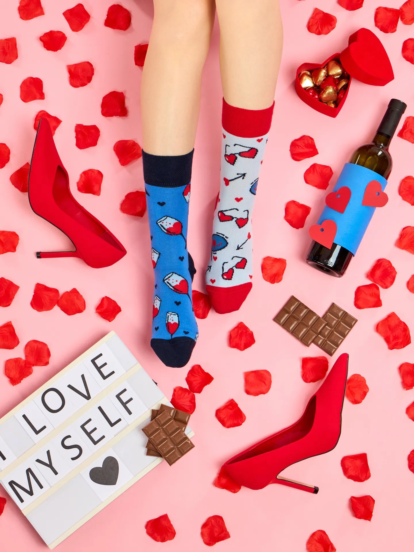 regular-socks-first-date-50/50797bd9f8f56c9c062e300cab0106a2f65bece5