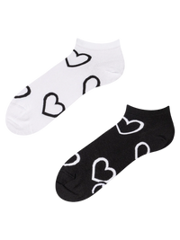 ankle-socks-black-white-hearts-02-53/5322b03fdd9b3b01afeaf40024fe08bddd7a99dc