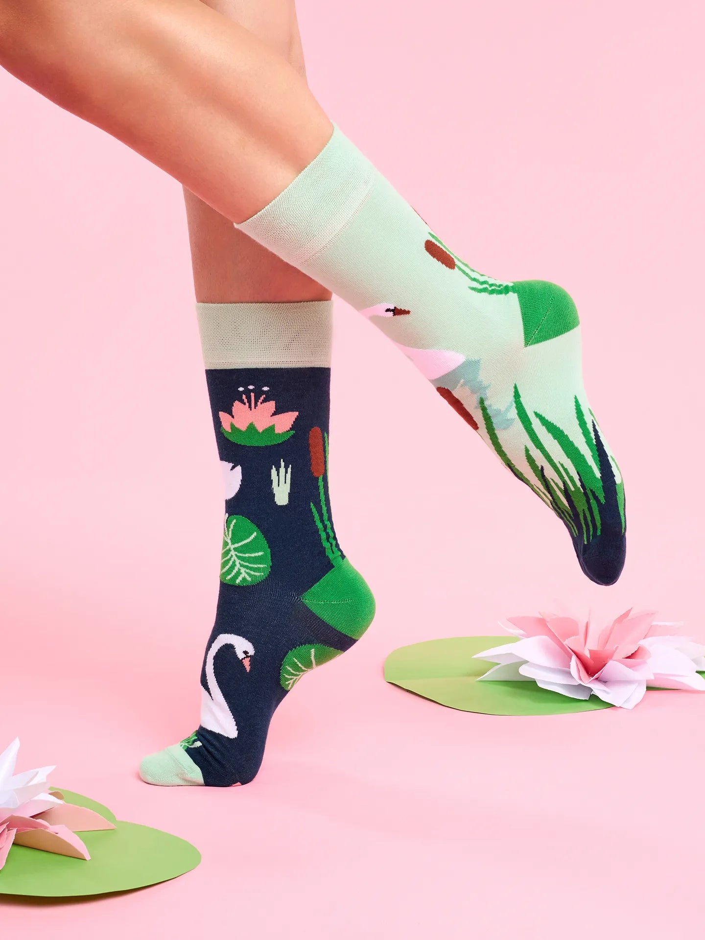 regular-socks-white-swan-69/6920bb7af4f78c3a5444b757b4161cd934312643