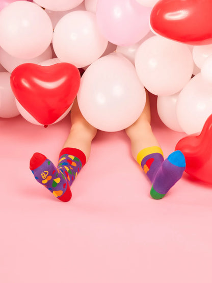 regular-socks-rainbow-hearts-c5/c57778f2e7015c7faf16eefb8112ff0bf289daac